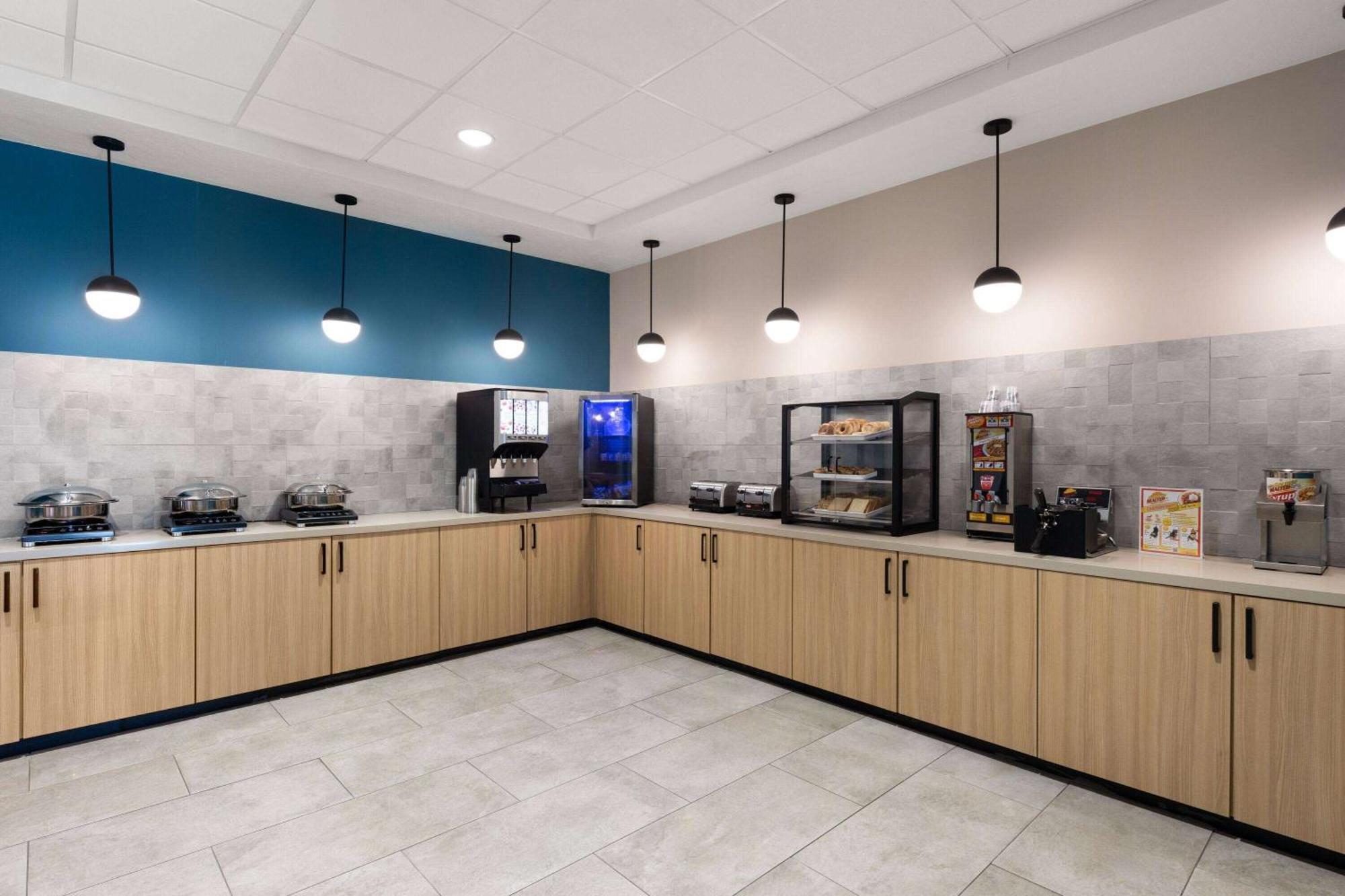 Hawthorn Extended Stay By Wyndham Kingman Exterior photo