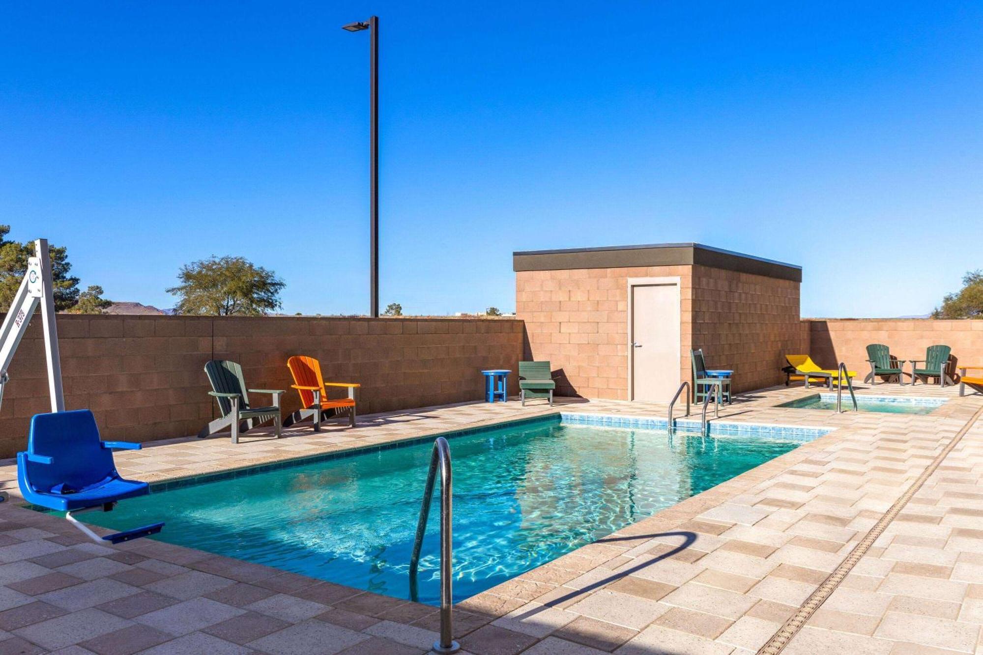 Hawthorn Extended Stay By Wyndham Kingman Exterior photo